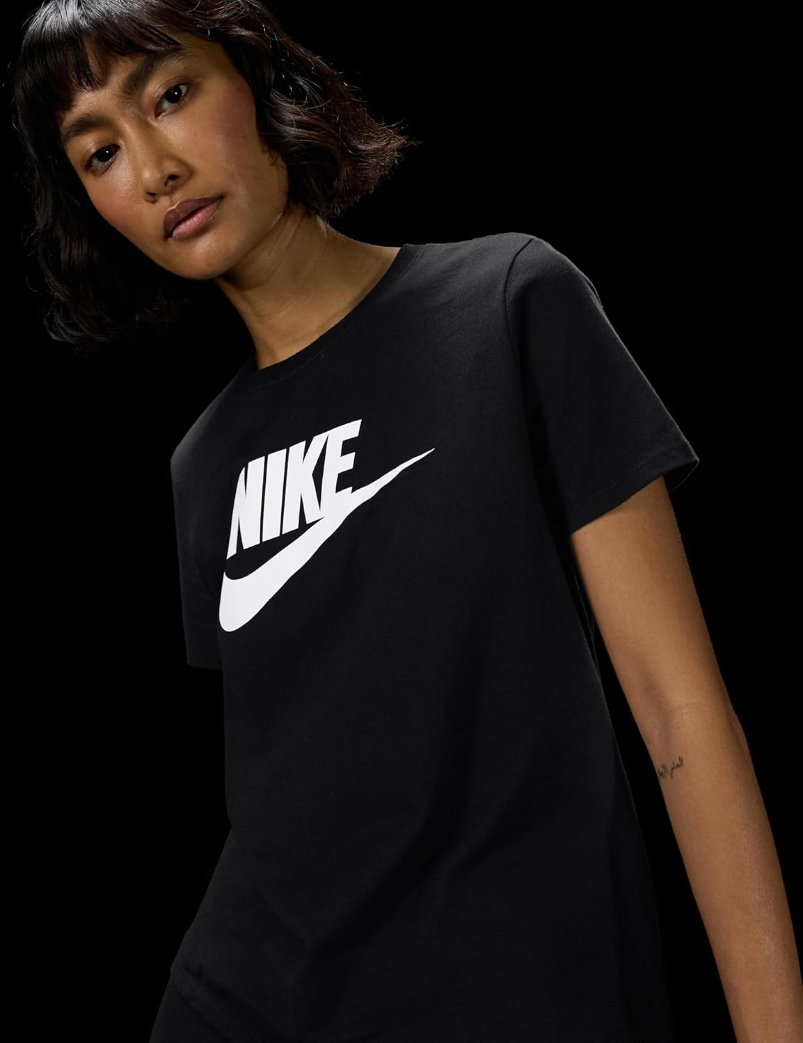 Nike Women'S Sportswear Essentials Logo T-Shirt