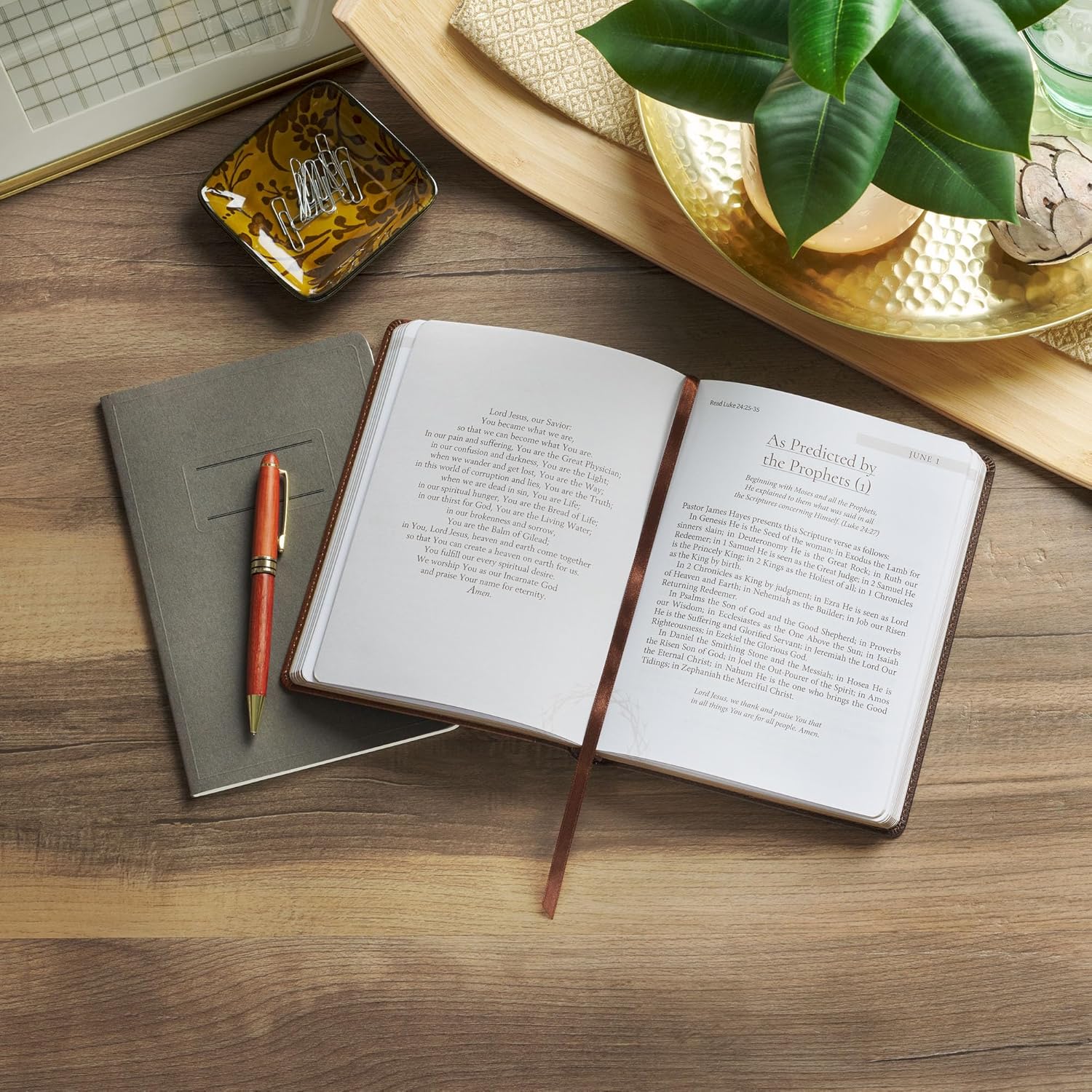 Transform Your Spirit: Experience Daily Renewal with the Amazing Grace Devotional